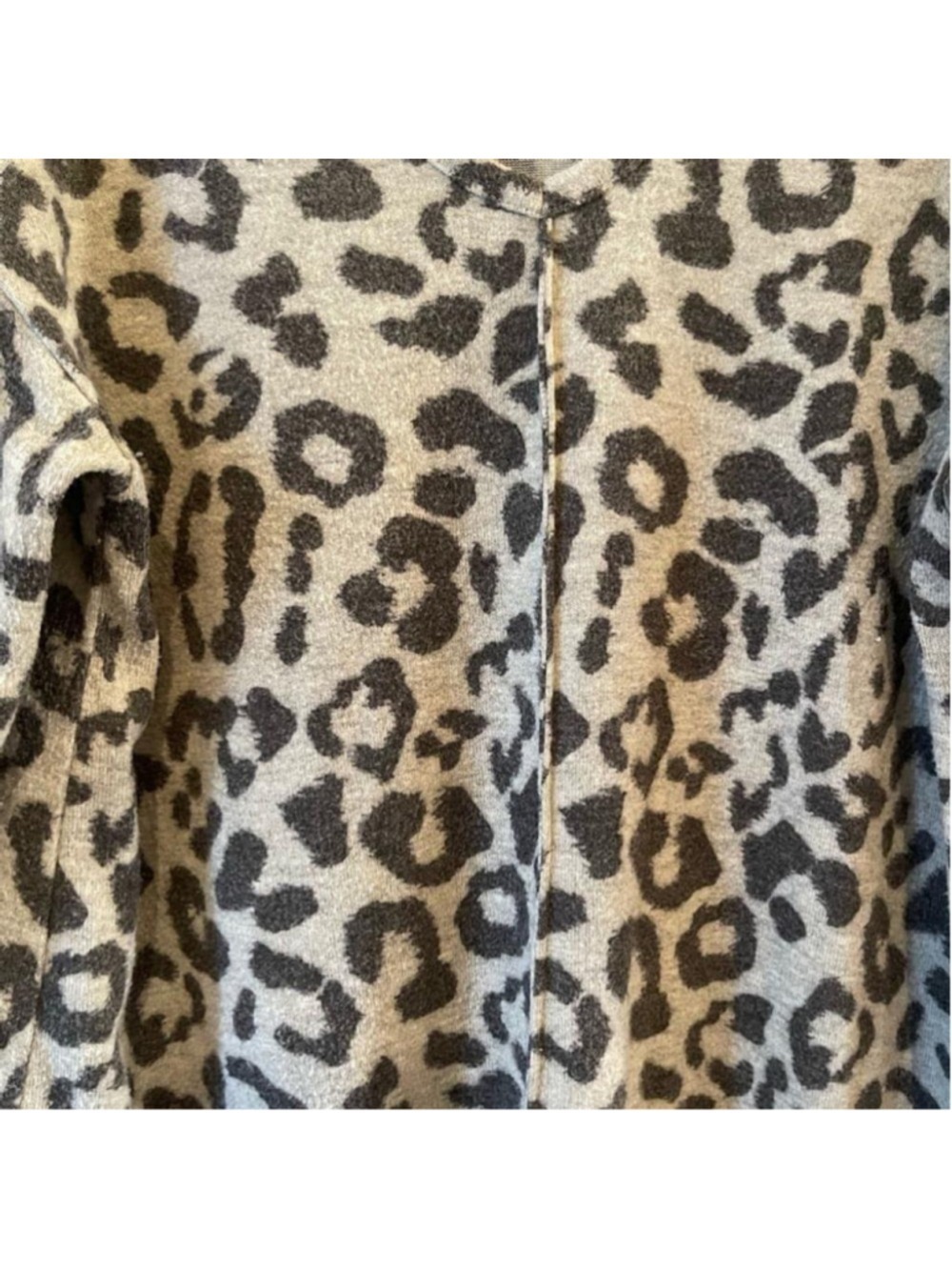 Como Blu Blue-Gray Leopard Print Sweater - Super Soft Knit - Size Medium - Picture 10 of 13